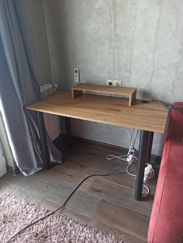 Сушилка, стол компьютерный, колонки SVEN SPS-702, лампа настольная 3