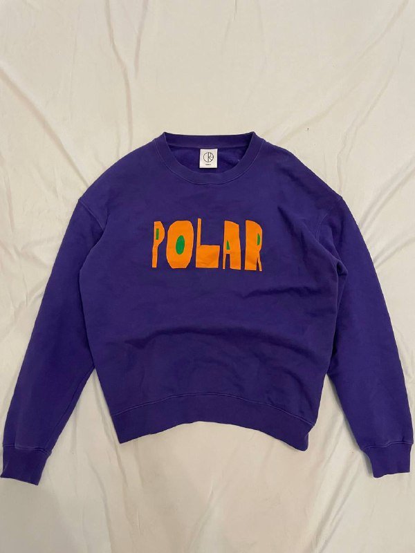 коричневая кофта, фиолетовая кофта, джинсы, куртка, кроссовки Adidas, черные ботинки 4