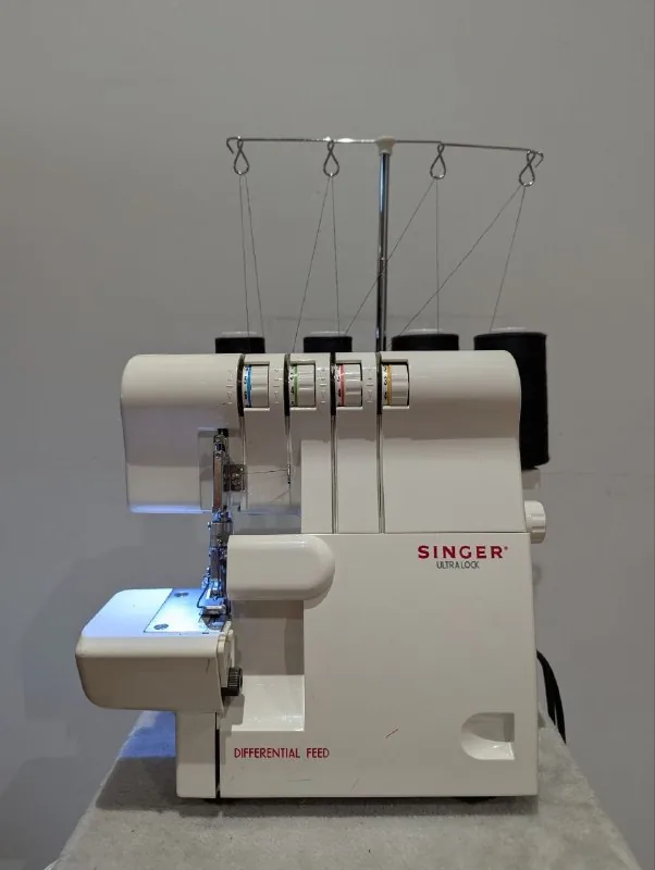 Оверлок SINGER 1