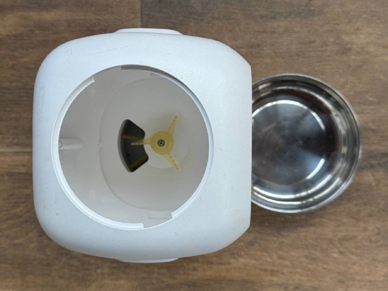 автоматическая кормушка для питомца 2