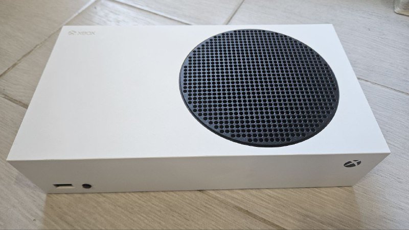 Xbox 1s 512 Гб с двумя джойстиками