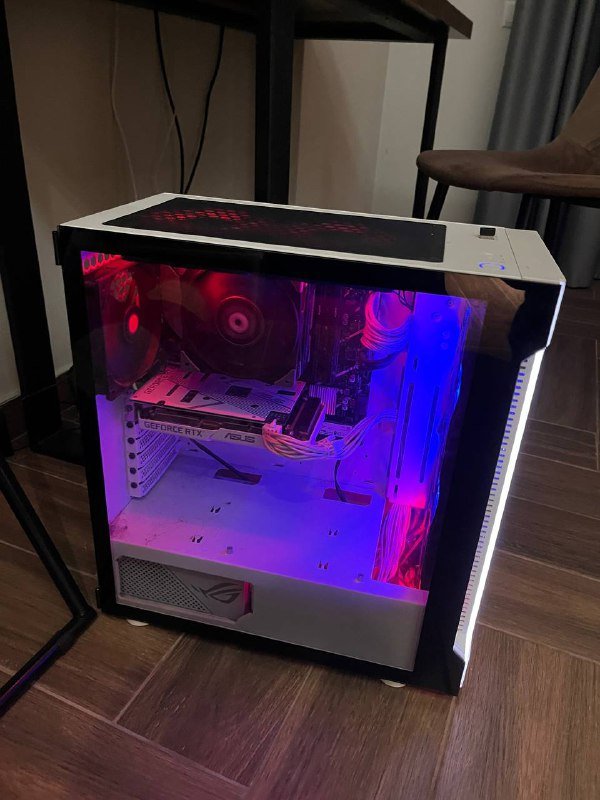 ПК с монитором Lenovo и комплектующими, микрофон HyperX, клавиатура MSI 6