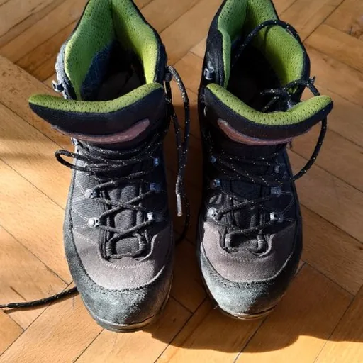 Треккинговые ботинки AKU Trekker Lite III GTX