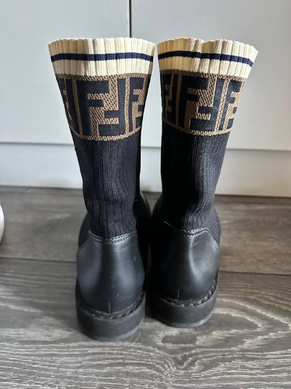 Ботинки Fendi модель Rockoko телячья кожа размер 39 3