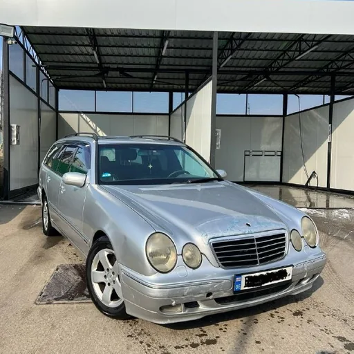 Mercedes E-Class 320