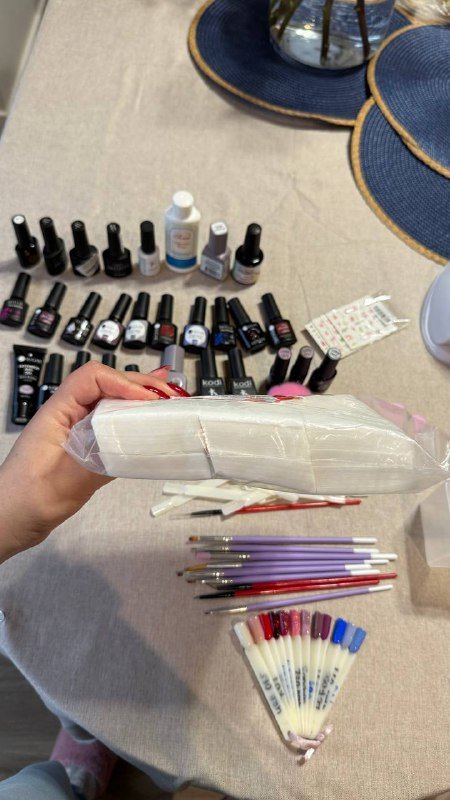 Домашний набор для маникюра с гель-лаками и лампой 4