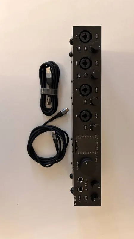 Topping Professional E4x4 Pre USB аудиоинтерфейс 1