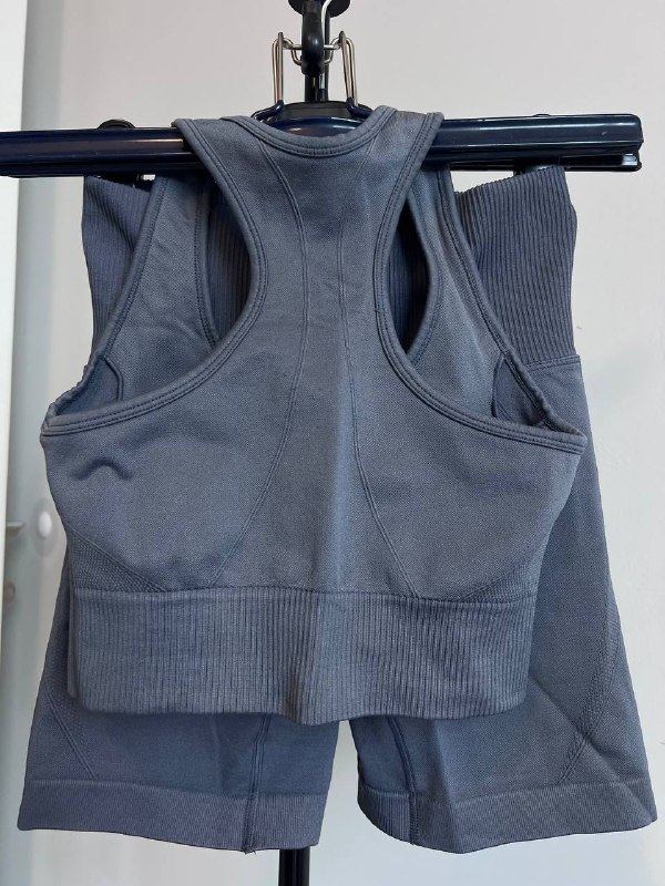 Спортивный костюм XS, Джинсовые шорты S, Велосипедки S 2
