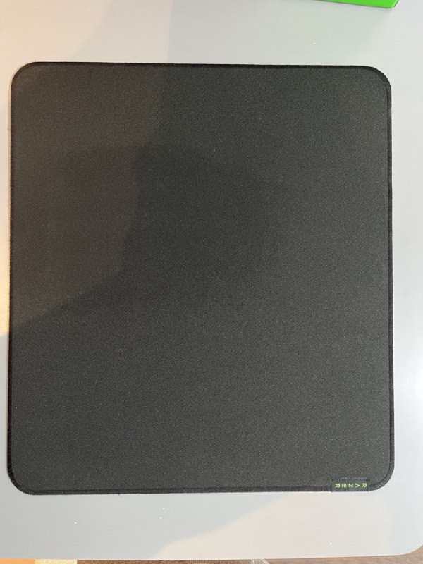 Игровой коврик Razer Strider Large 3