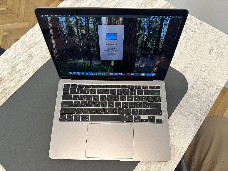 Apple MacBook Air (13-inch, 2020) USA 3
