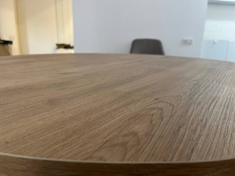 Круглый деревянный стол с металлическими ножками 2