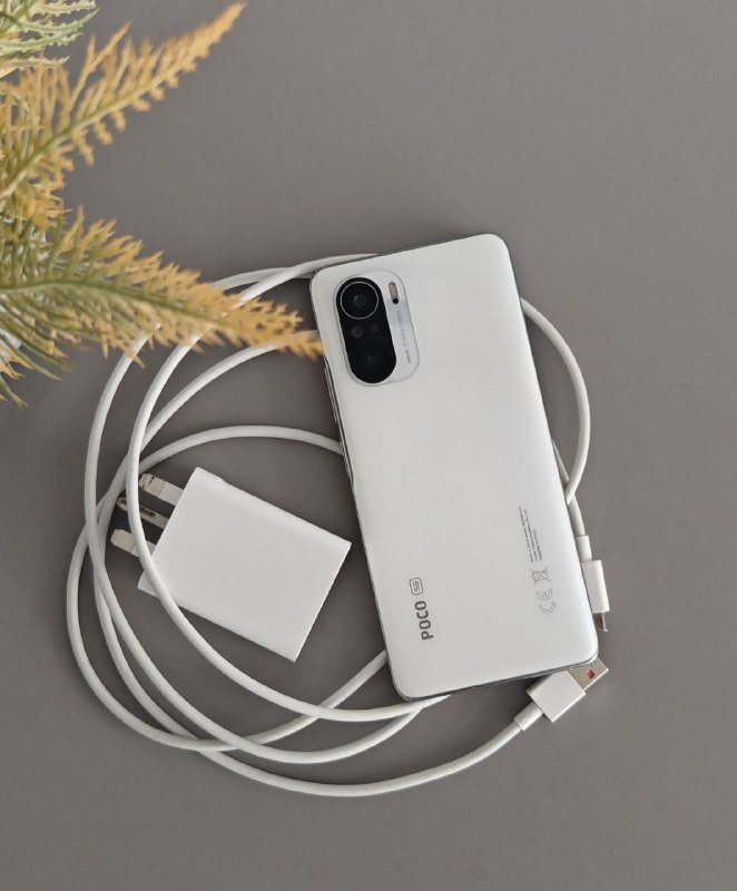 MacBook Pro 16, Asus Vivobook, Focal Bathys, Sony WF-1000M5, Poco F3 5