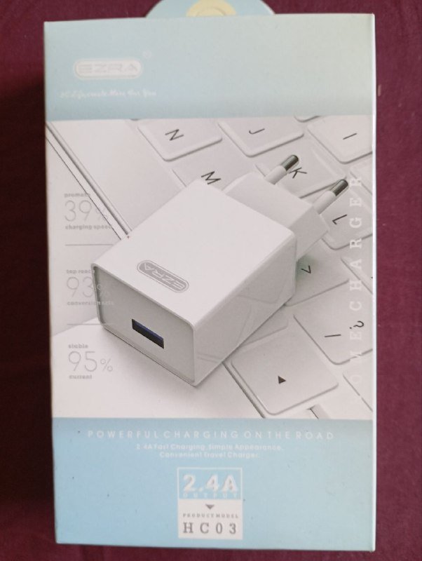 зарядный блок на 2.4а, зарядный шнур в коробочке с зеркалом