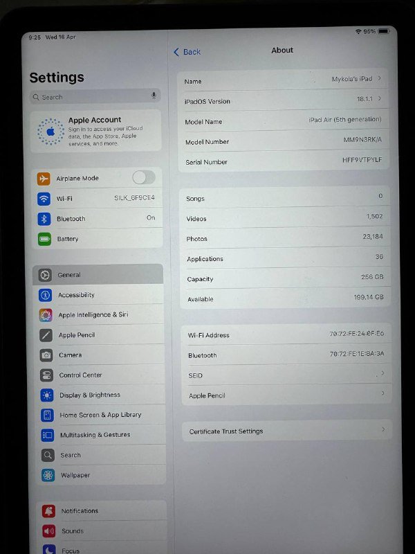 iPad Air 5th generation 256 GB, Apple Pencil, Smart Folio 4