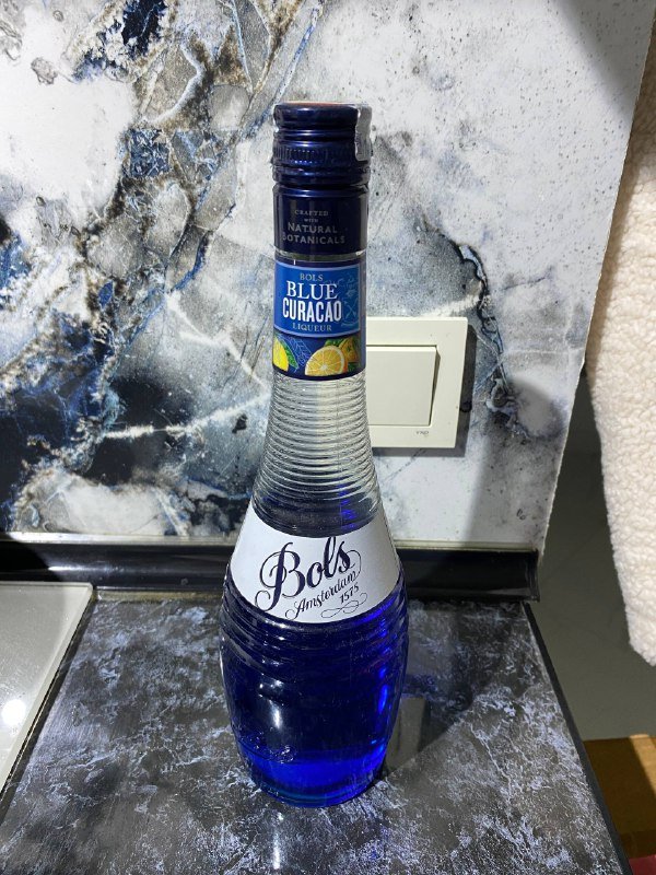 Сиропы мятный и гранатовый, ликер Блю Кюрасао 2