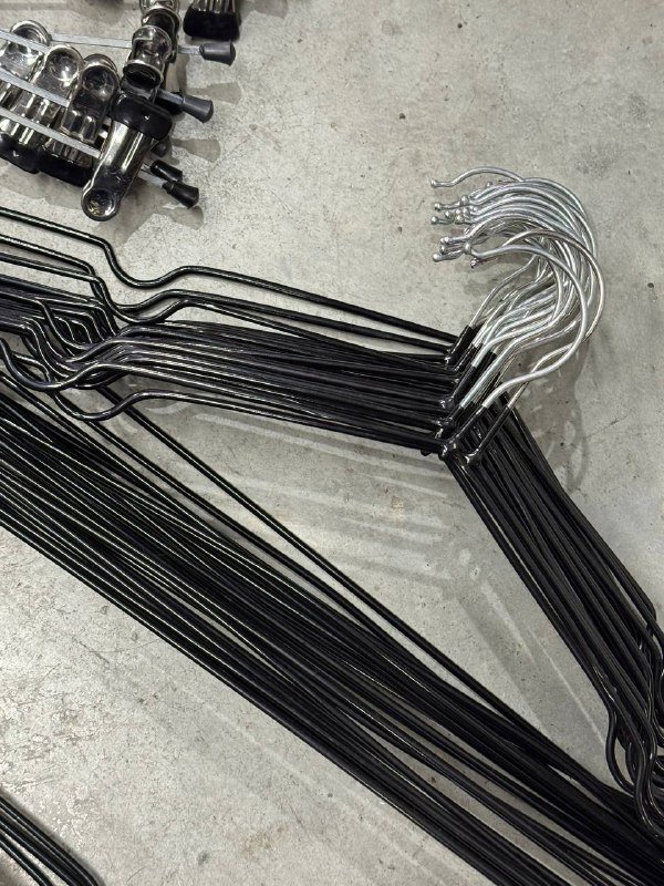 Вешалки для верхней одежды и брюк