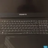 Ноутбук Gigabyte G5 KF с подставкой и зарядкой 1