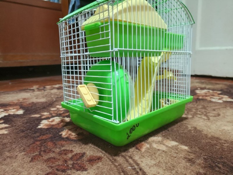 Клетка с поилкой и кормилкой