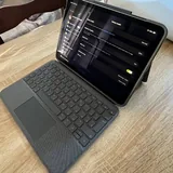 iPad Air M2 11 128GB, Logitech Folio Touch 3