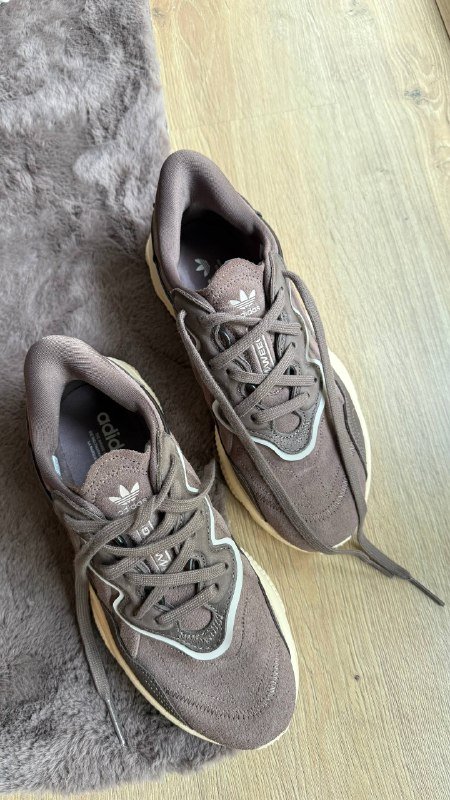 Кроссовки Adidas, шлёпанцы, кеды Converse