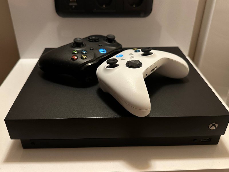 Xbox One X (1TB) игровая консоль 2