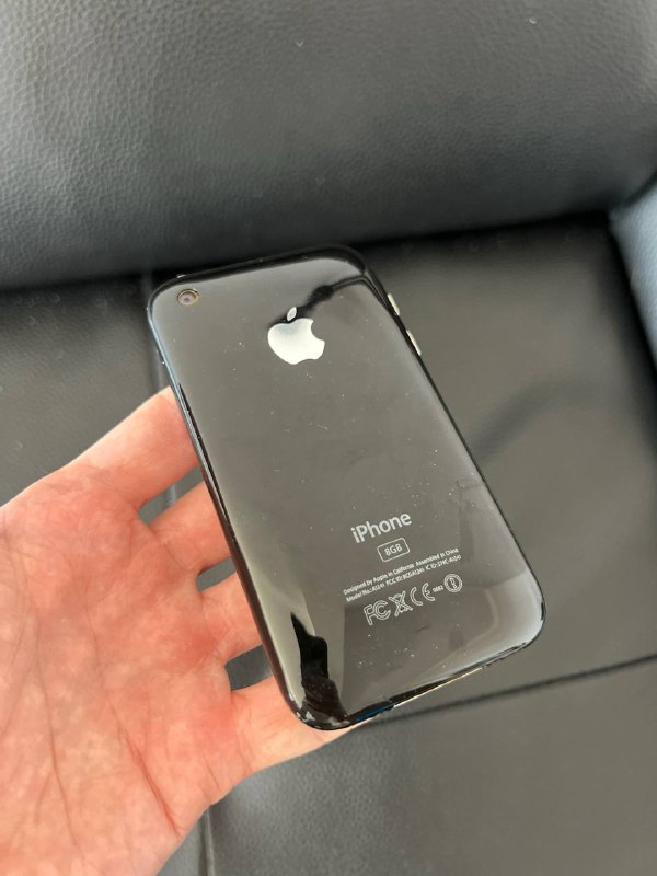 iPhone 3G или 3Gs не включается 2