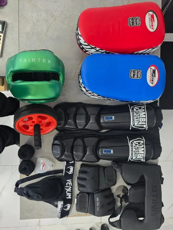 Шлемы, щитки, пады, капа, перчатки, защита паха, бинты, ролик