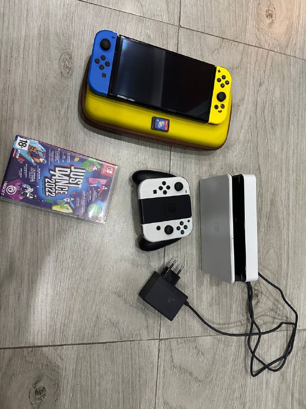 Nintendo Switch OLED 256 ГБ полный комплект