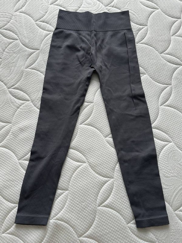 Одежда разных размеров S-XS на продажу 9