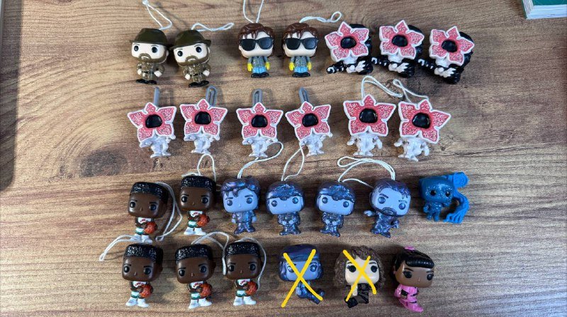 Фигурки из киндера по сериалу Очень странные дела