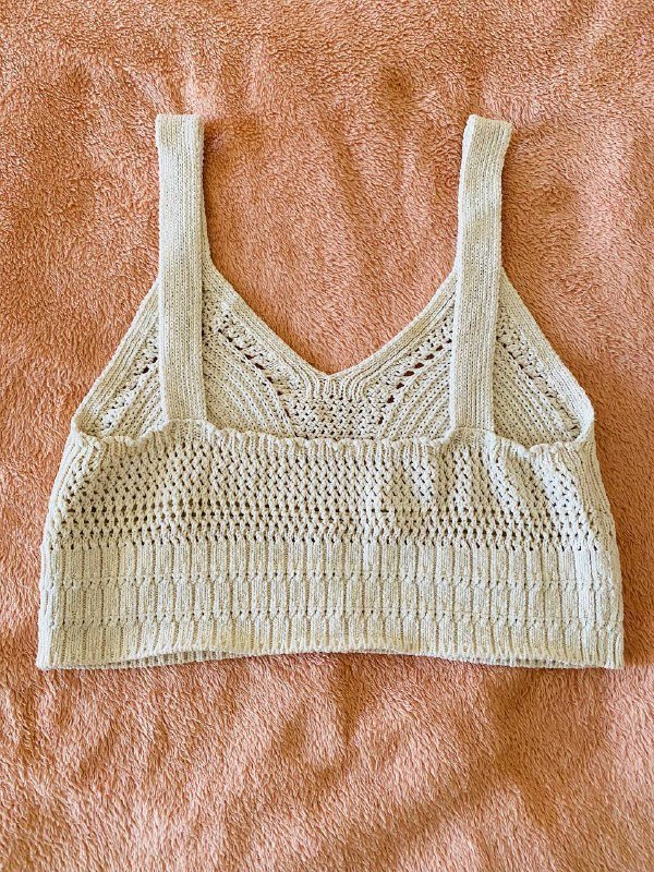 Свитер женский, юбка-карандаш, блузка, вязаный топ, защита маникюра, карандаш для бровей, расческа, тени Sephora 6