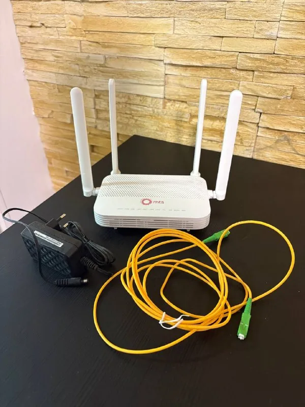 Huawei OptiXstar HG8145X6-6Te WiFi router 1