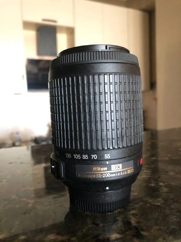 Объектив Nikon AF-S DX NIKKOR 55-200mm f/4-5.6G ED VR 1