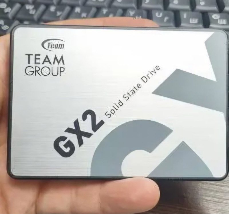 TEAM SSD 512 GB, Samsung SSD 500 GB, Seagate HDD 500 GB