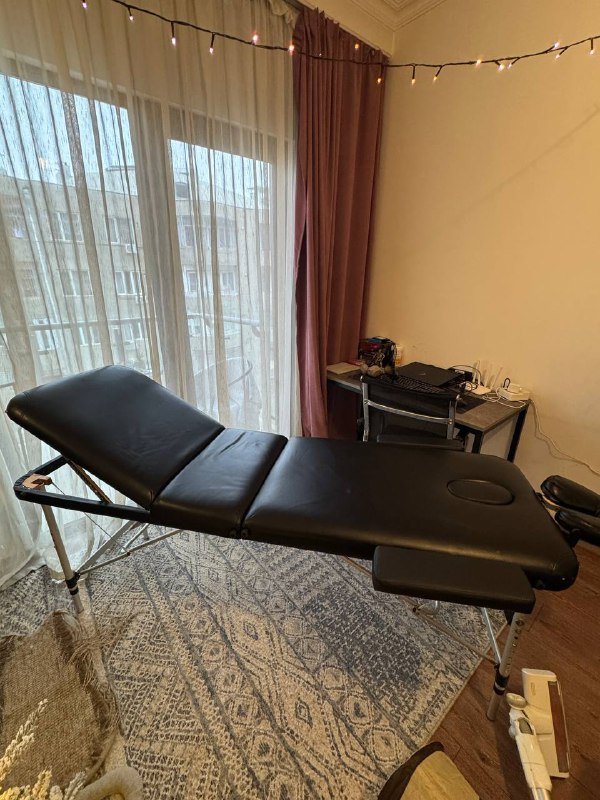 Массажный стол кушетка с регулировкой высоты и подголовником 2