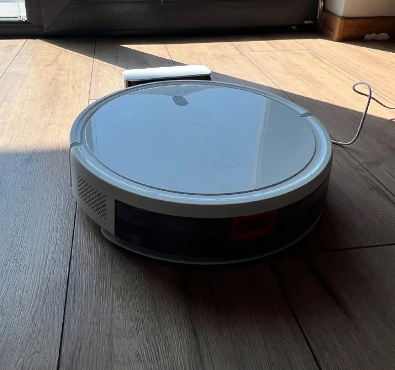Робот-пылесос Xiaomi Robot Vacuum E10 1