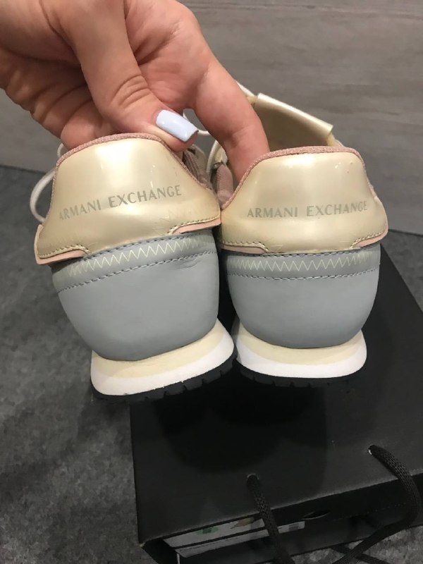 Кроссовки Armani Exchange, 38EU 9