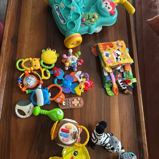 Игрушки для малышей пакетом