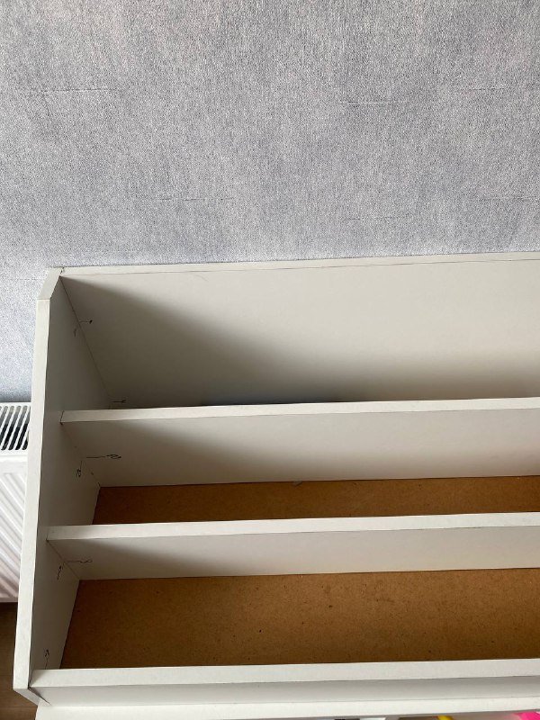 Книжная полка Монтессори 2