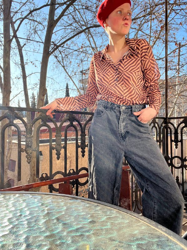 Кофта розовая, Рубашка в азиатском стиле, Рубашка красная, Плащ под змею, Полупрозрачная рубашка, Джинсы-кюлоты 8