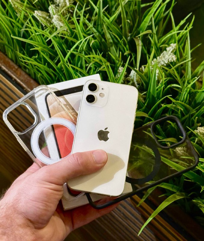 iPhone 12 mini 128gb, 4 чехла, кабель