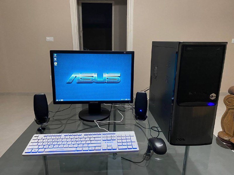 Компьютер с монитором Samsung и аксессуарами 2