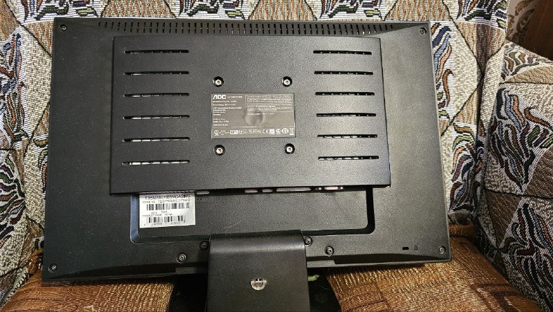 Жесткий диск, материнская плата, RAM, процессор, кулер, блок питания, видеокарты, аудио карта, WiFi адаптер, монитор 2