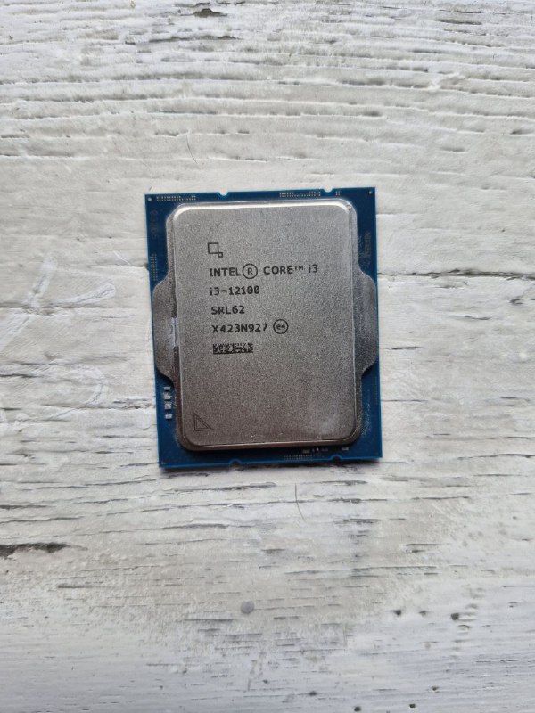 Core i3 12100 процессор