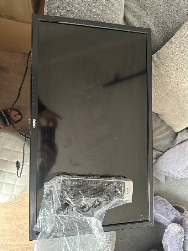 Гладильная доска, кухонные весы, пылесос для ногтей, блендер, вешалка, маленький телевизор 6