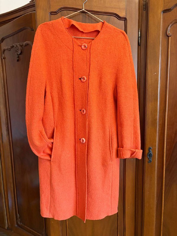 Пальто шерстяное ярко-оранжевое Кашемир Москвы