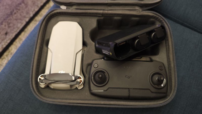 DJI Mavic Mini, дрон, пульт, 3 аккумулятора, провода USB-C и Lightning