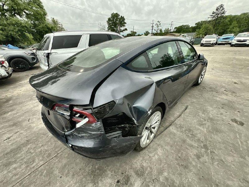 Tesla Model 3 Standard Range Plus 4