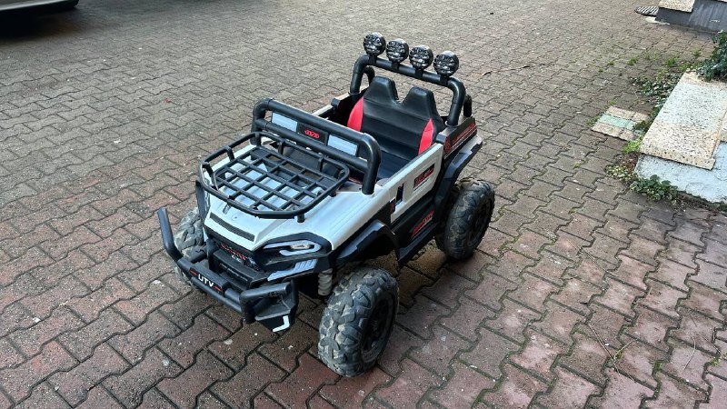 Машина на аккумуляторе для детей 3-6 лет