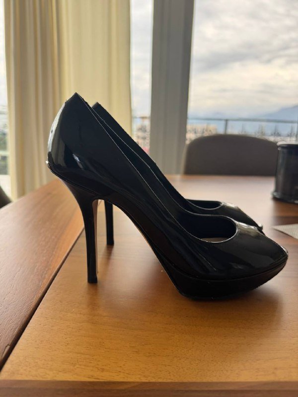 Две пары каблуков Dior и Miu Miu 2
